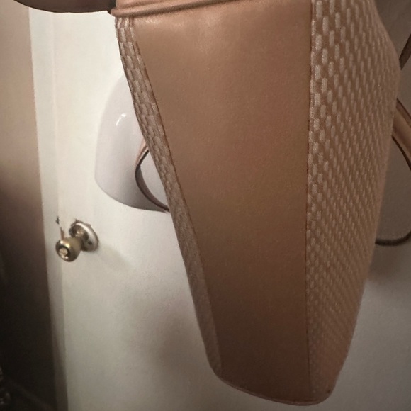 NWY Coach Legacy Ava tote in creme - Picture 9 of 10